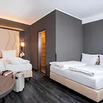 Plaza Premium Parkhotel 3*