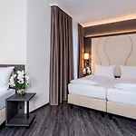 Plaza Premium Parkhotel 3*