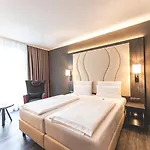 Hotel Plaza Premium Parkhotel