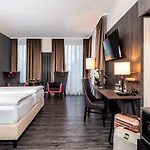 Plaza Premium Parkhotel Hotel 3*