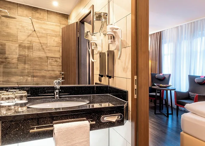 Plaza Premium Parkhotel Hotell 3*