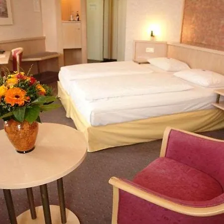 Plaza Premium Parkhotel ホテル 3*