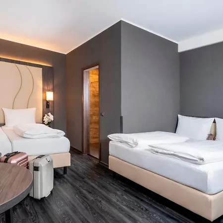 Plaza Premium Parkhotel 3*