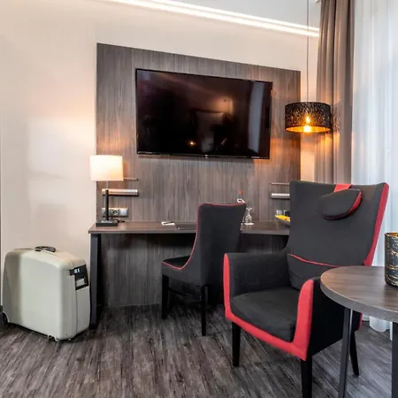 Plaza Premium Parkhotel מלון