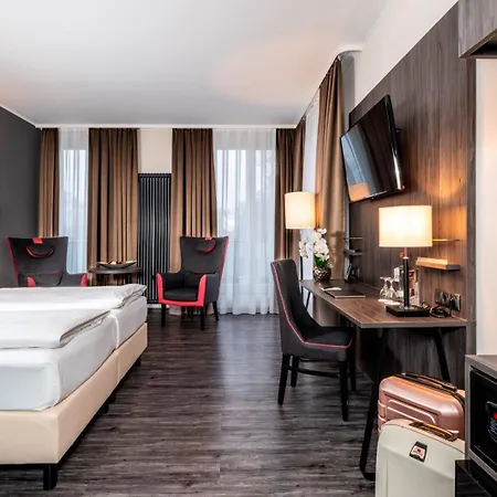 Plaza Premium Parkhotel 3*