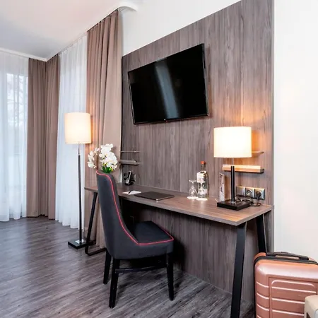 Plaza Premium Parkhotel מלון נורדרשטט