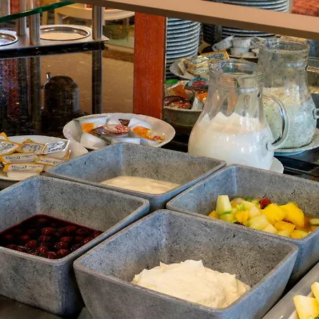 Plaza Premium Parkhotel Szálloda 3*