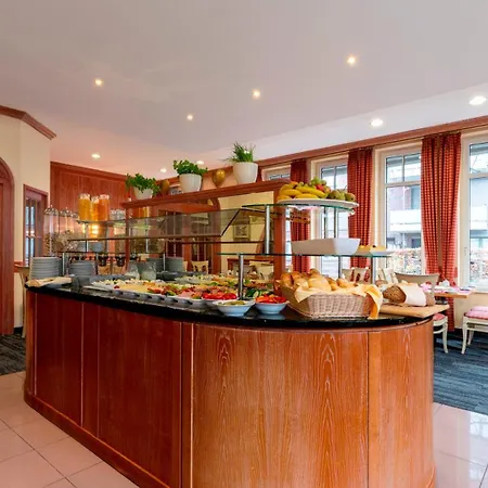 Plaza Premium Parkhotel 3*