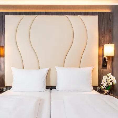 Plaza Premium Parkhotel מלון נורדרשטט