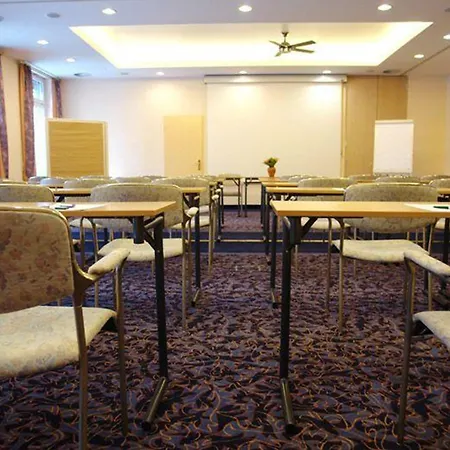 Plaza Premium Parkhotel מלון 3*