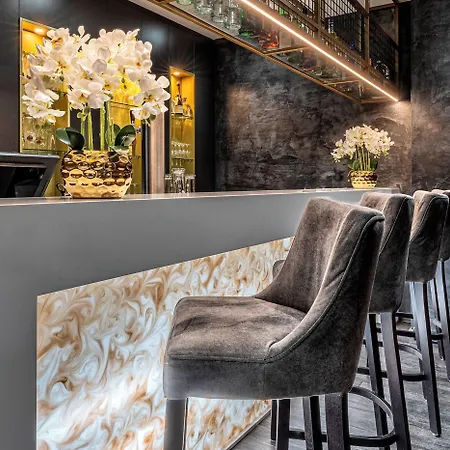 מלון Plaza Premium Parkhotel 3*