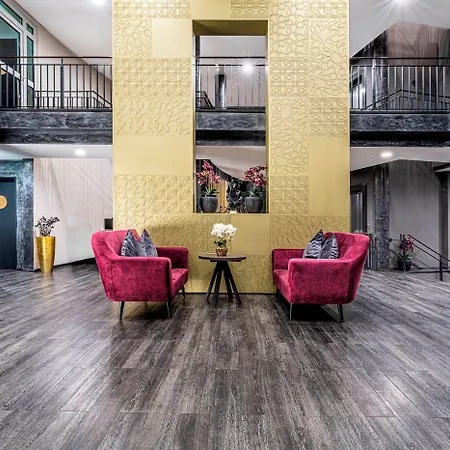 מלון Plaza Premium Parkhotel 3*