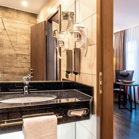 Plaza Premium Parkhotel ホテル 3*
