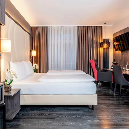 Plaza Premium Parkhotel מלון