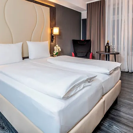 מלון Plaza Premium Parkhotel נורדרשטט