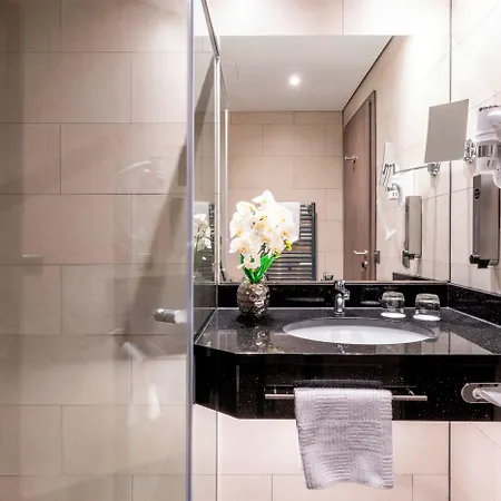 מלון Plaza Premium Parkhotel נורדרשטט