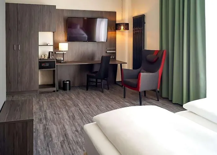 Plaza Premium Parkhotel فندق